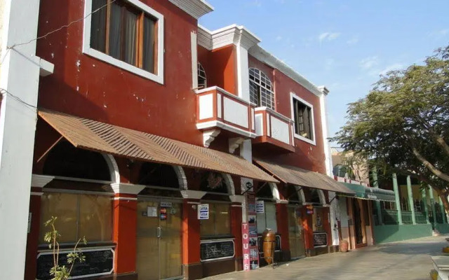 Hostal Huacachina Ica