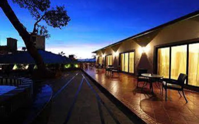 Fountain Village
