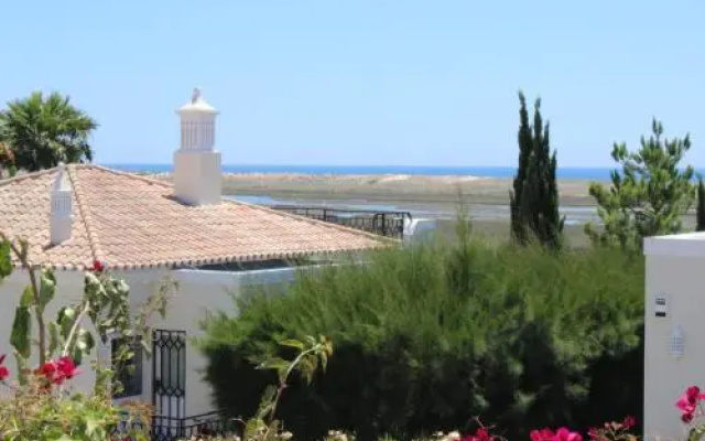 Villa Salinas