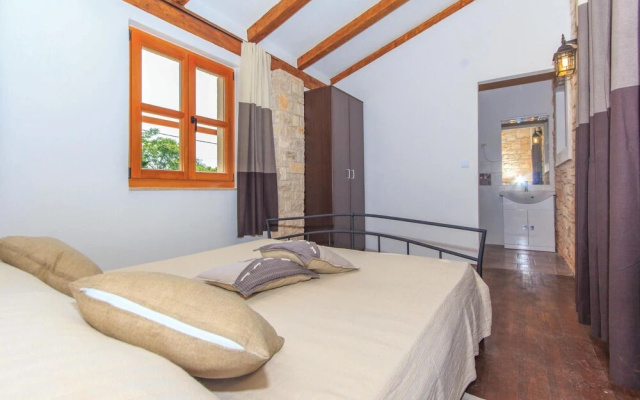 Amazing Home in Boduleri With Wifi and 4 Bedrooms