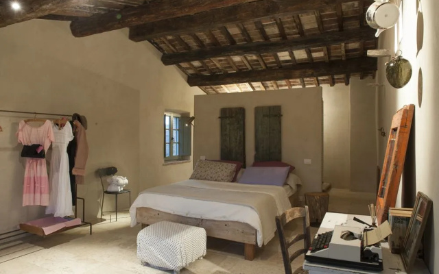 Follonico 4-Suite B&B