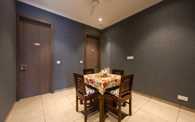 ROSASTAYS Gurugram Golf Course