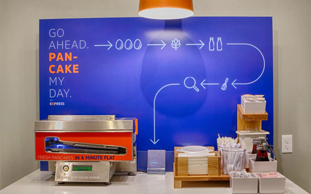 Holiday Inn Express Hotel & Suites Downtown Minneapolis by IHG