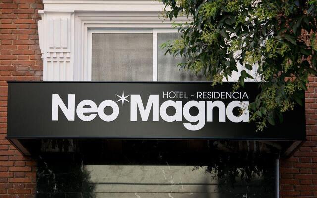 Отель NeoMagna Madrid вид на фасад