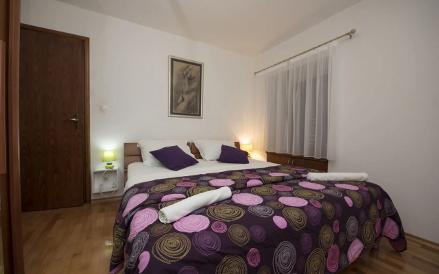 Split Center Apartment's