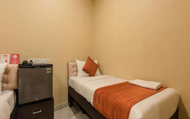OYO 5661 Hotel AK Palace