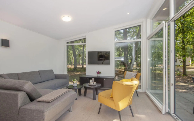 Modern Lodge With Dishwasher, Near Helmond