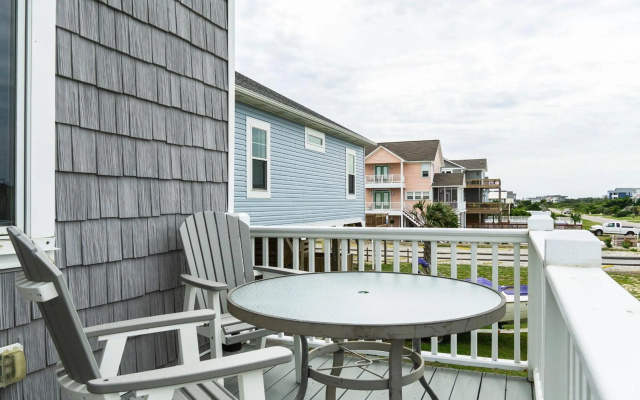 Tar Healin by Oak Island Accommodations