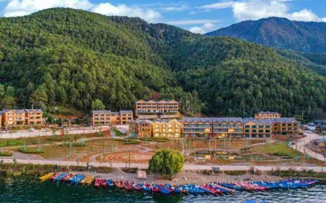 Lugu Lake Sunflower · Travel Secret Villa Lakeview Beautiful Stay