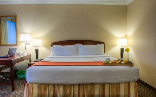 Four Points by Sheraton Windsor Downtown