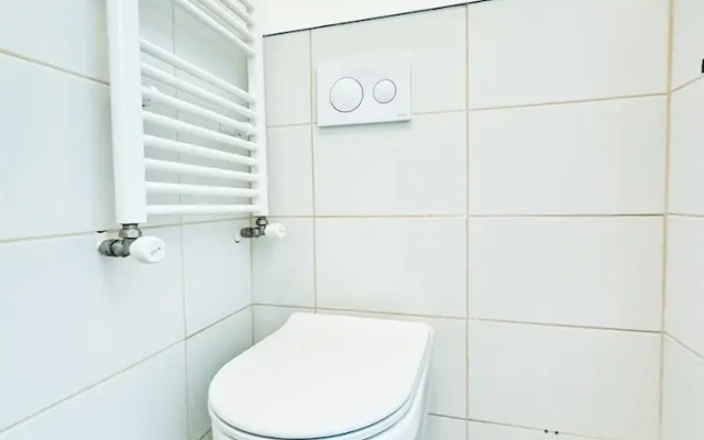 Cozy and Affordable Palace Studio