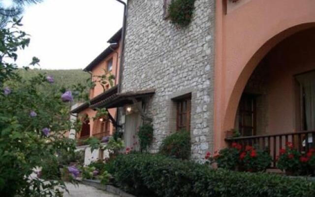 Hotel Ristorante La Fattoria Сполето вид на фасад