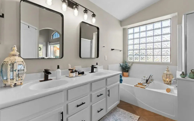 Maricopa Home <1 Mile to The Duke Golf Course!