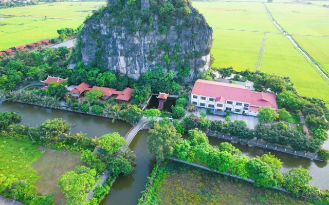 Golden Mountain Hostel