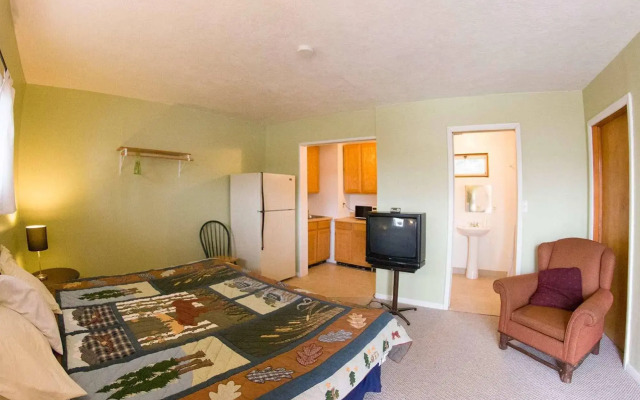 Holiday Motel