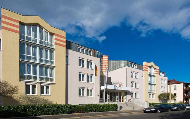 Gold Inn Hotel Prinz Eugen вид на фасад