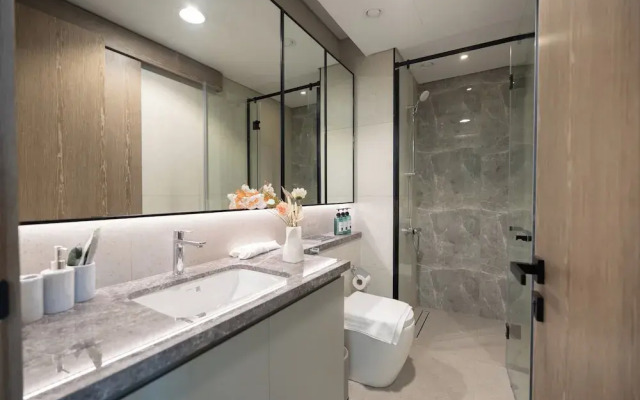 KeyRock Living - Premium Apt with Pool