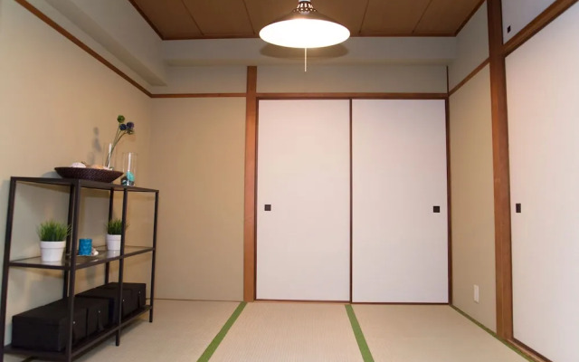 EX Minamisenba Apartment202