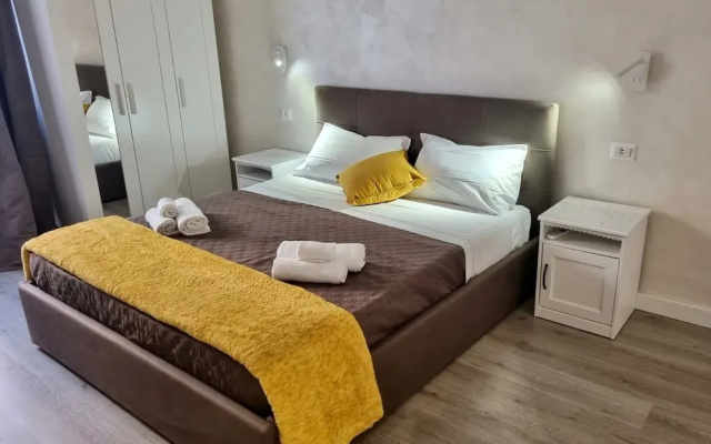 Apartment Near the Colosseum, With Metro Line A a 2 Minutes Walk Away