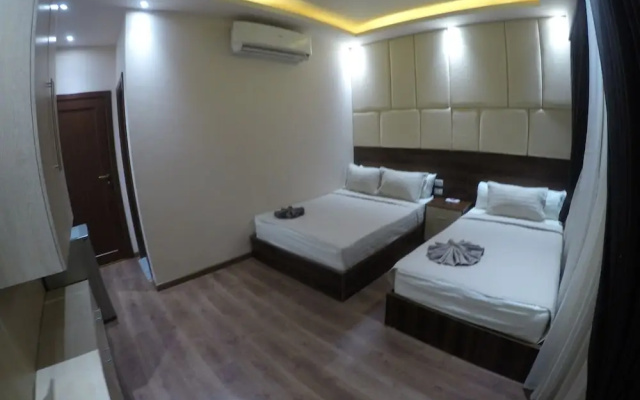 Grand City Hotel
