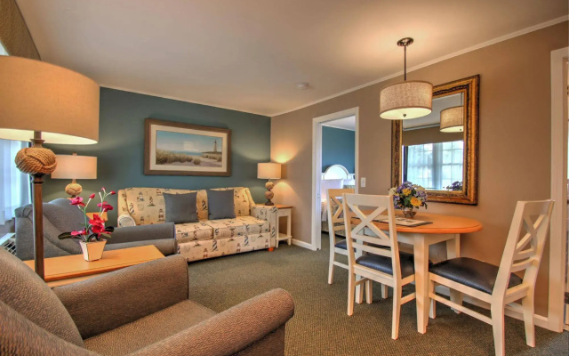 Colonial Acres Resort