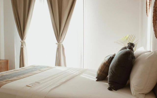 Noah Beach Hotel & Suites