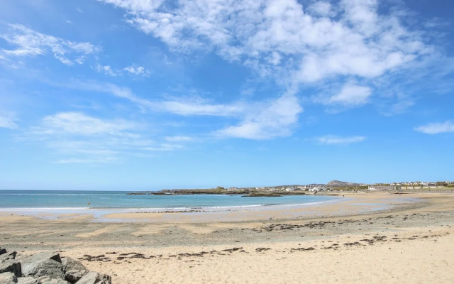 Tyn Towyn - Ty Glas Golau
