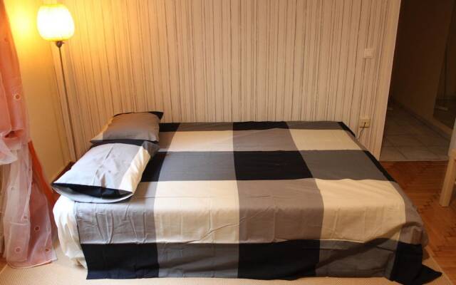 Апартаменты Affordable Studio Behind Acropolis Museum комната для гостей