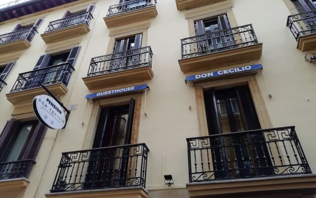 Отель Pensión Gran Bahía Bernardo Сан-Себастьян вид на фасад