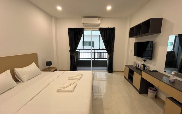 Lucky Residence Phuket T&P