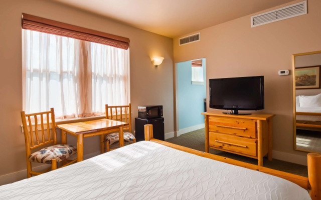 Best Western Plus Plaza Hotel