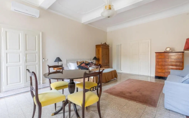 Palazzo Sabbioni Suite Del Conte Elegant Suite in Old Monastery City Center