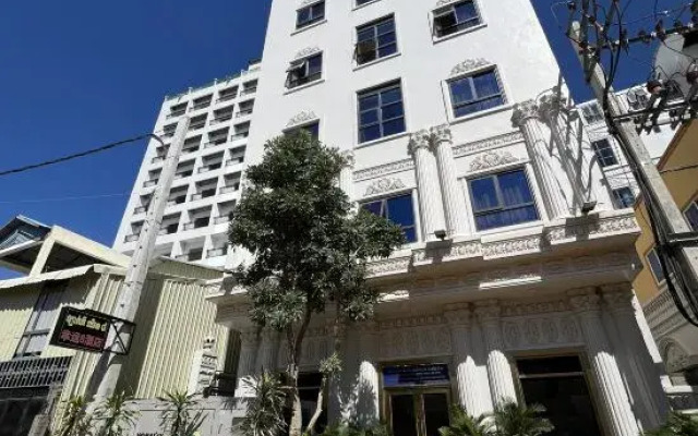Lucky 8 Hotel