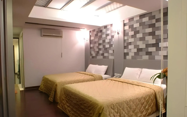 Ming-Jun Holiday Inn