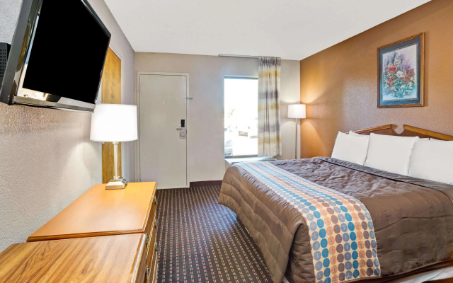 Days Inn by Wyndham Hernando
