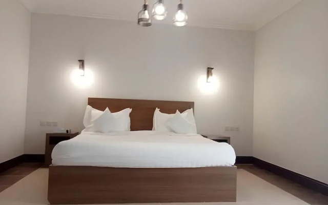 Golden Square Resort