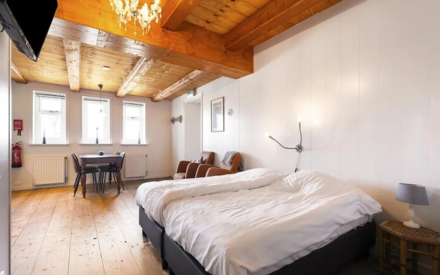 Authentic Apartment Near Schagen