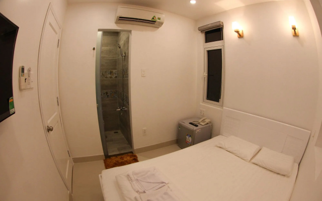 Full House Hostel
