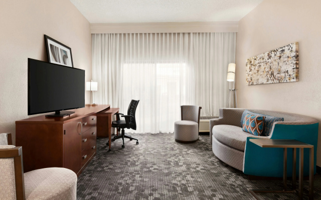 Courtyard by Marriott Tulsa Central