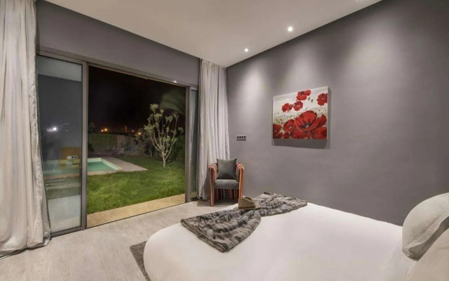 Palms Edge