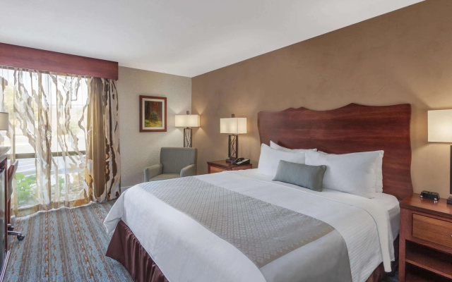 Wyndham Visalia