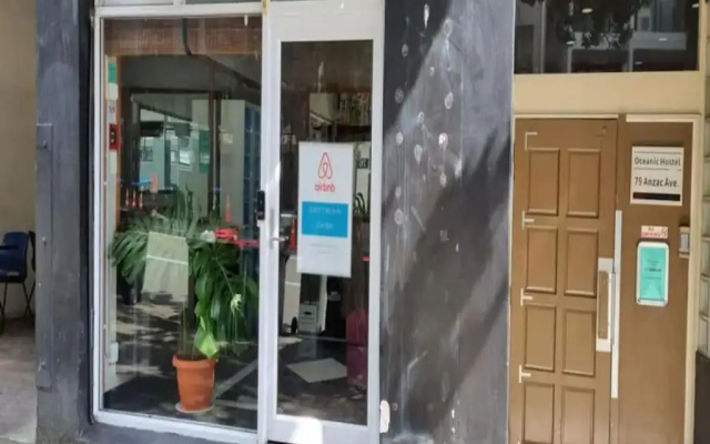 Convenient Modern 2-Bedroom Unit with Free Parking