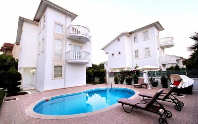 Villa Liya 2 by Elm