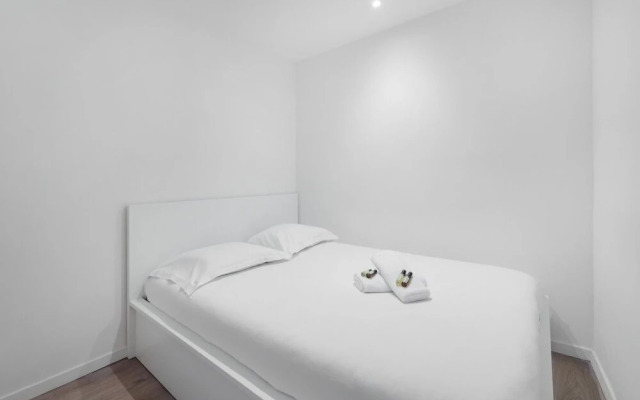 Large 1 Bedroom Apartment "rue de la Loge"!