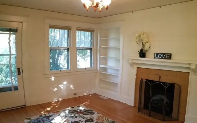 Retro 1 Bdrm-Comfy King-Walk Downtown