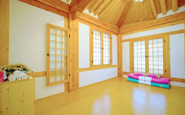 Lee Ga Hanok