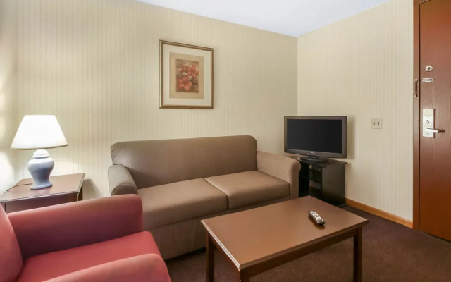 Quality Inn and Suites Beaver Dam