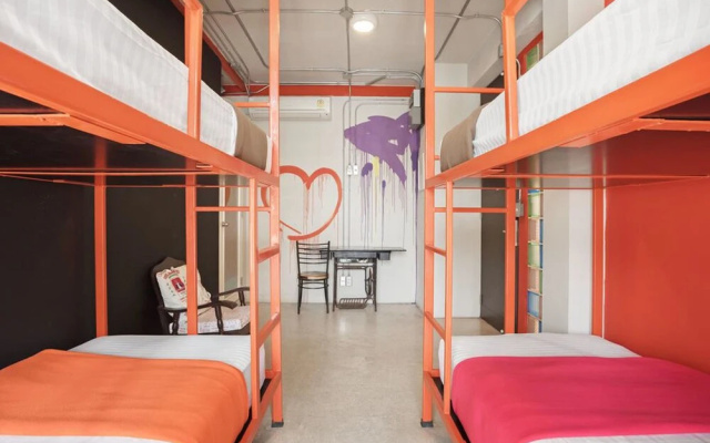 Saladaeng Gallery Hostel By Favstay