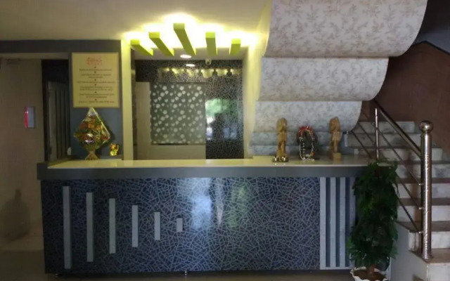 Ellora Hotel