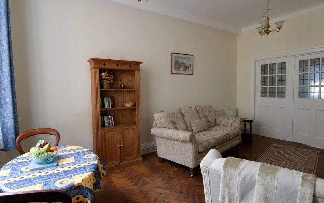 Watersmeet Apartment